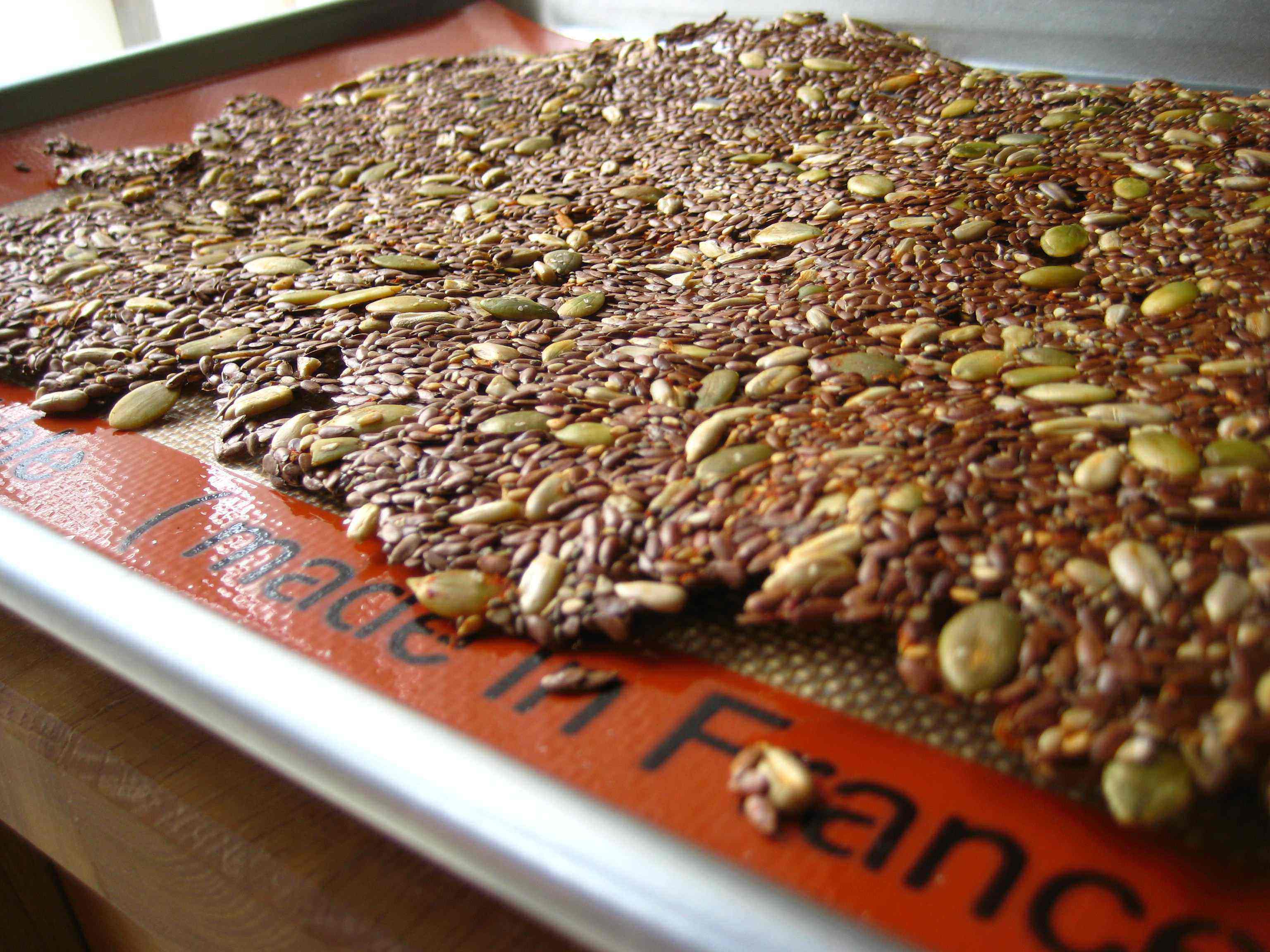 raw seed crackers